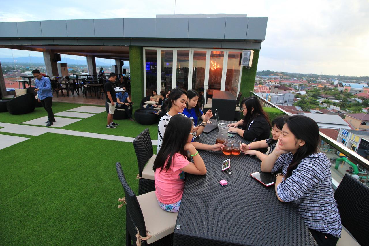 Palmy Exclusive Hotel Tanjung Redep Exterior photo